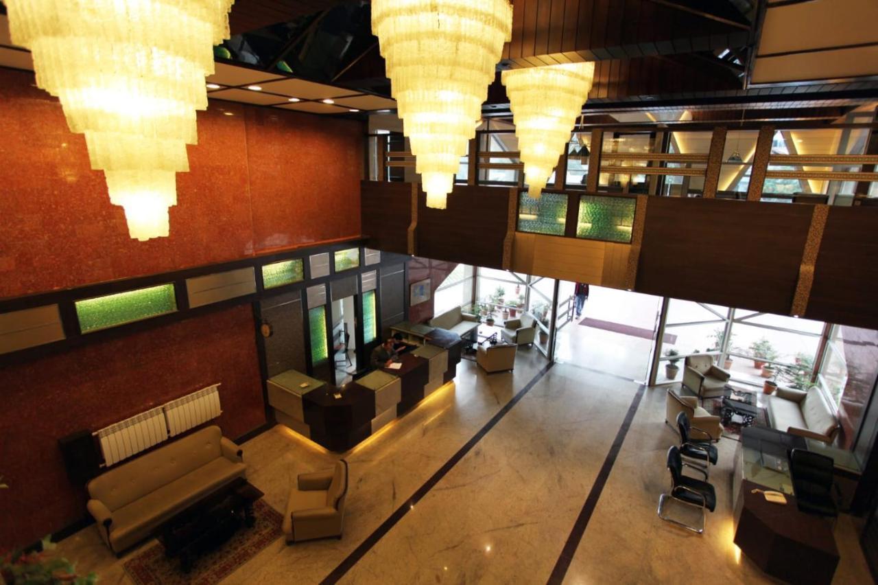 Hotel Arif Castle, ไนนิตาล ภายนอก รูปภาพ